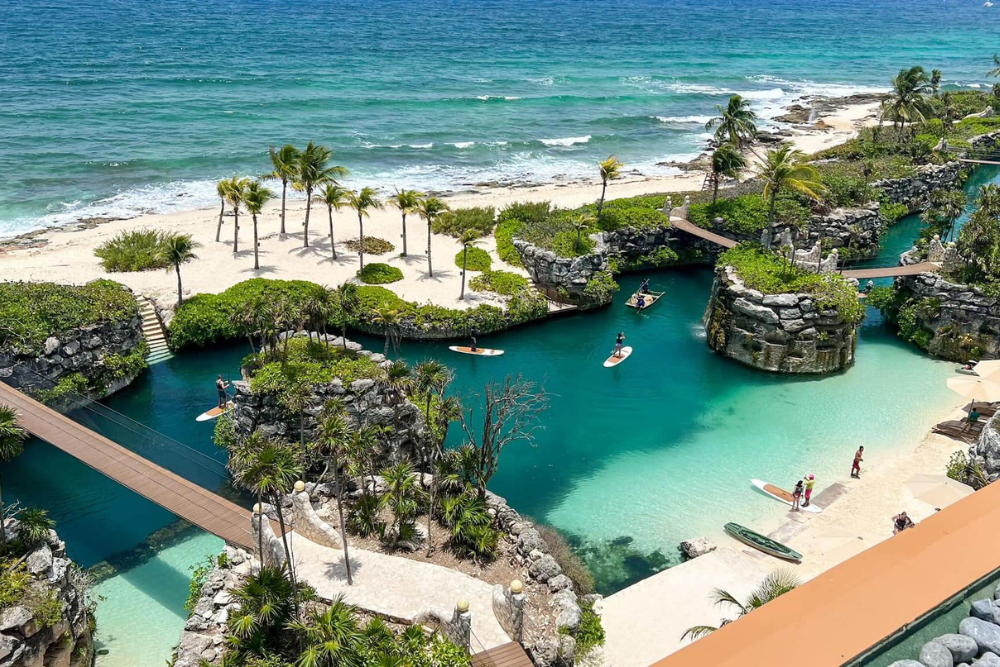 Arte, Mar y Paraíso: Xcaret Arte + Holbox Premium