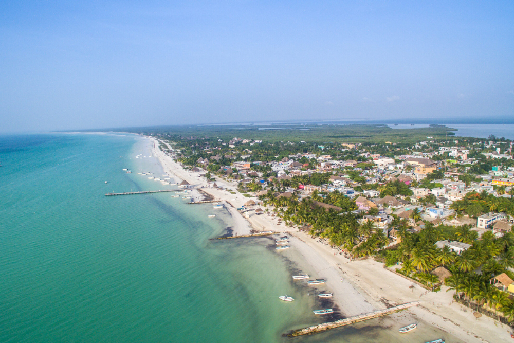 Arte, Mar y Paraíso: Xcaret Arte + Holbox Premium